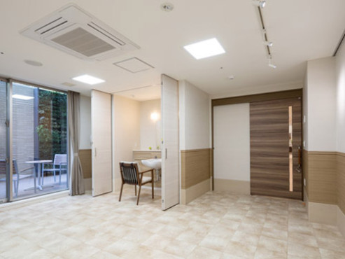 チャームスイート新宿戸山