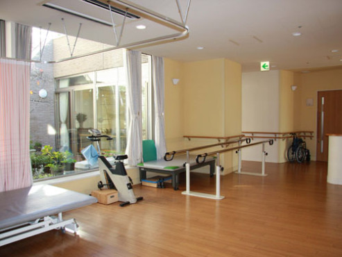 コンフォートロイヤルライフ多摩