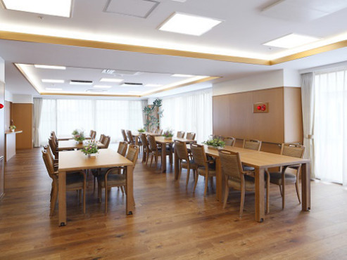 ニチイホーム昭島 昭和の森