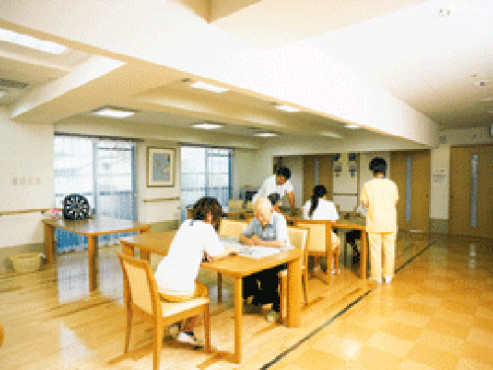 食堂兼談話室（2F～4F）