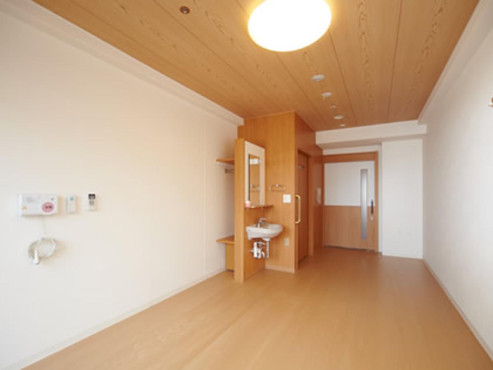 スーパー・コート三国