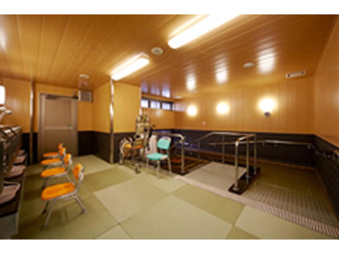 スーパー・コート三国