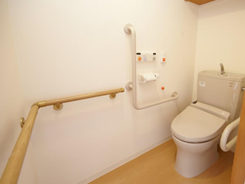 スーパー・コート三国