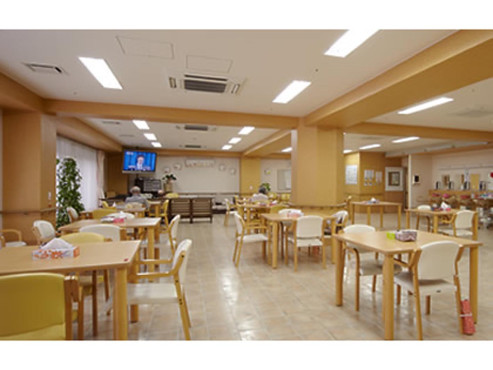 スーパー・コート三国