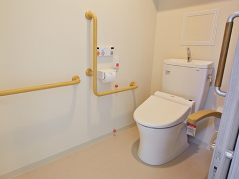 スーパー・コート高槻城内