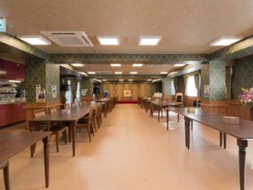 ロイヤルホーム柴原