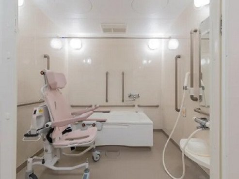 ロイヤルホーム柴原