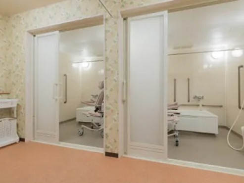 ロイヤルホーム柴原