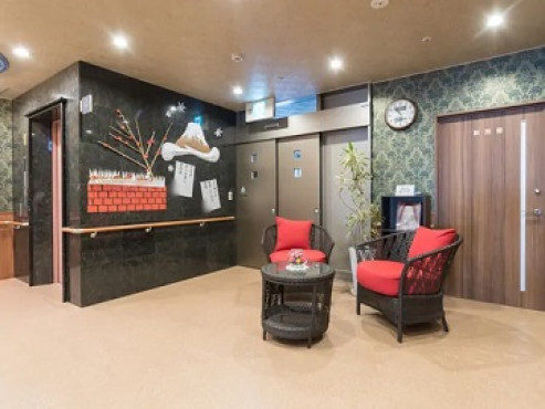 ロイヤルホーム柴原