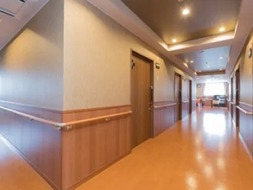 ロイヤルホーム柴原