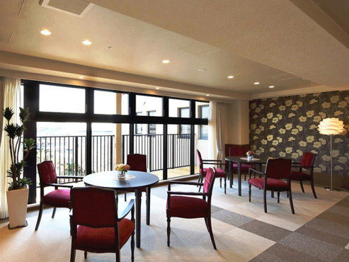 チャームスイート宝塚中山