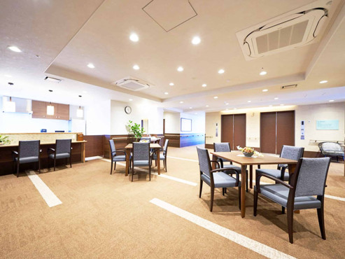 チャームスイート向日町