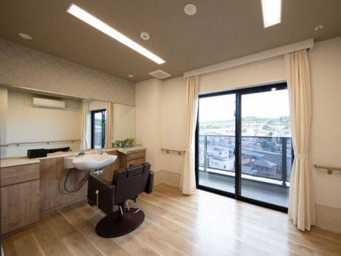 チャームスイート東逗子