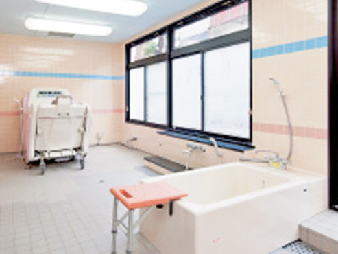 リンデンバウム日明