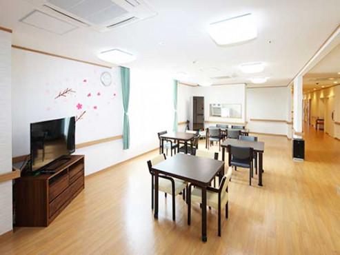 エイジフリーハウス茨木沢良宜（さわらぎ）