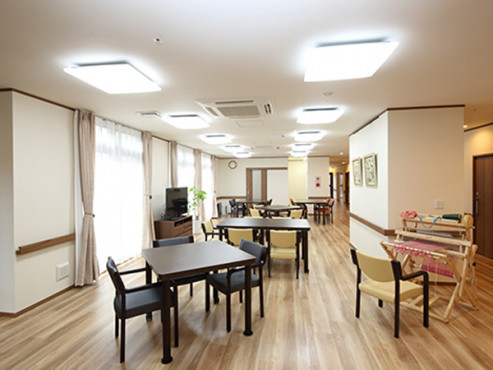 エイジフリーハウス吹田江坂町