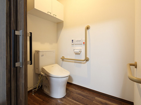 エイジフリーハウス吹田江坂町