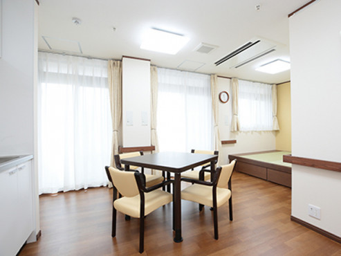 エイジフリーハウス大阪上本町