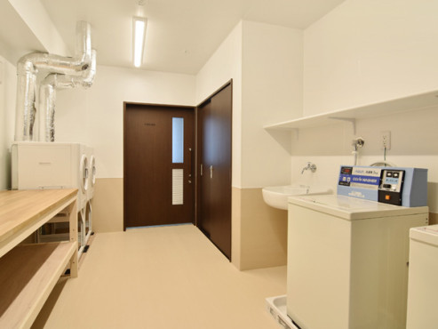 クラーチ・ファミリア西新宿