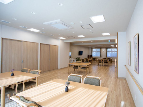 ニチイメゾン松ヶ丘公園