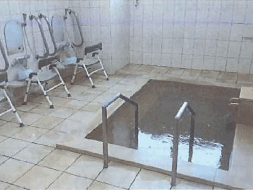 大浴場（天然温泉廃油）