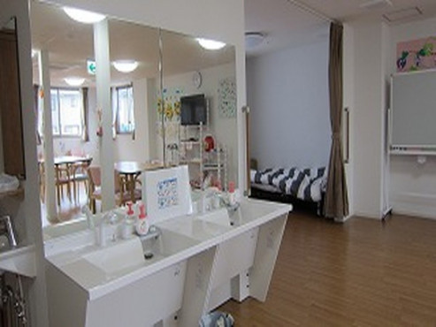 デイルーム内洗面台