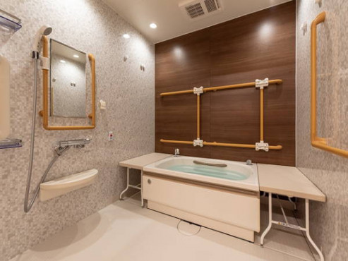 フェリエドゥ磯子