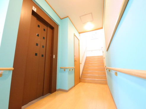 ちいさな手横浜さかえ