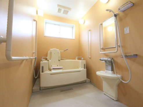 ちいさな手花咲く街横浜こすがや