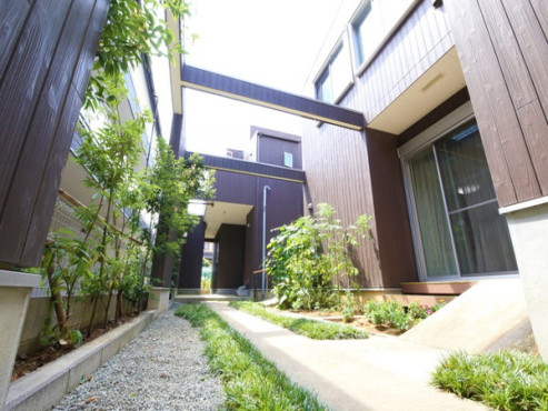 ちいさな手横浜つるみ