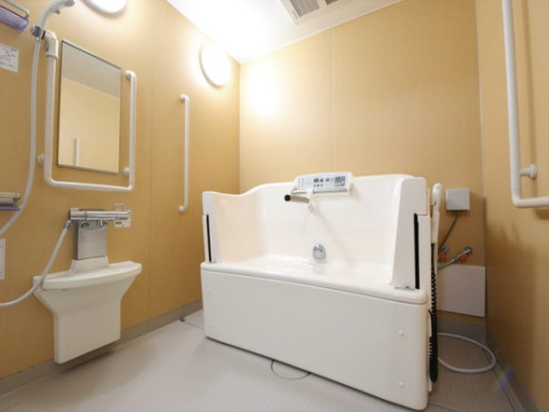 ちいさな手横浜こうなん