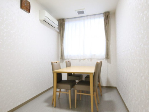 ちいさな手横浜こうなん