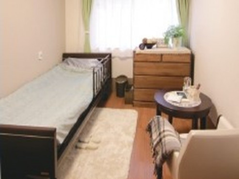 居室(写真はグループ他施設の居室)