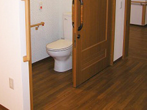 居室トイレ(同タイプの他のそんぽの家の写真)