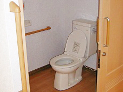 居室トイレ（同タイプの他のそんぽの家の写真）