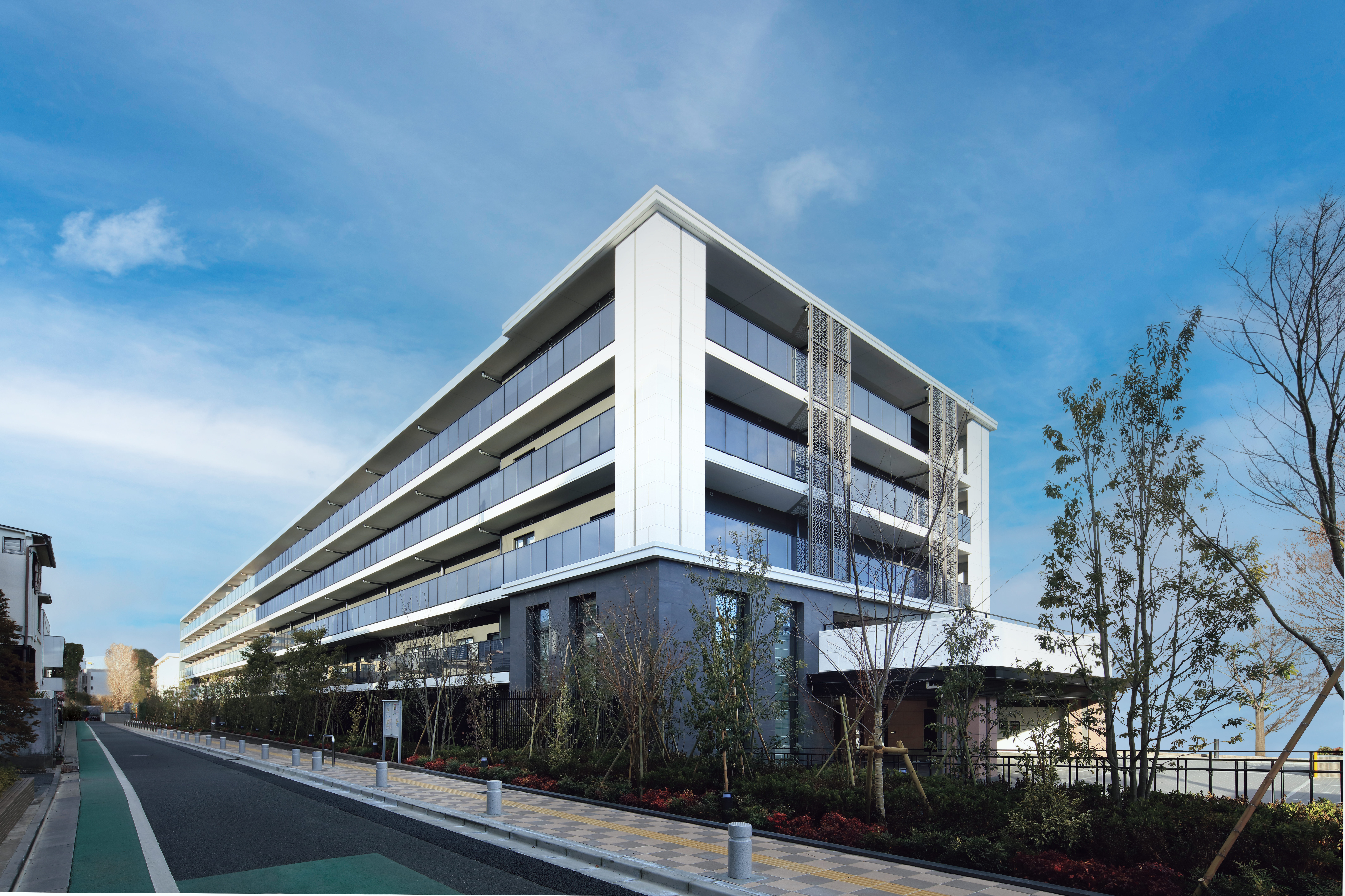 アリア護国寺外観