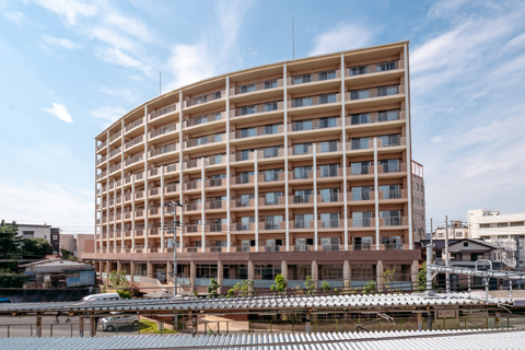 蓮田オークプラザ駅前温泉館外観